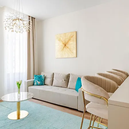 Daire Kiraly Luxury By Stn