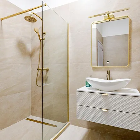 Kiraly Luxury By Stn